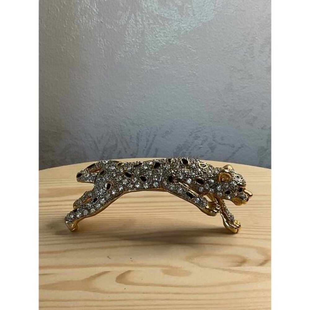 Elegant Gold & Rhinestone Encrusted Shoulder Leopard Brooch - Picture 2 of 7